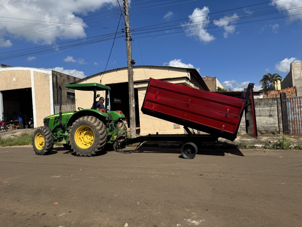 Carreta agricola basculante de 5 toneladas